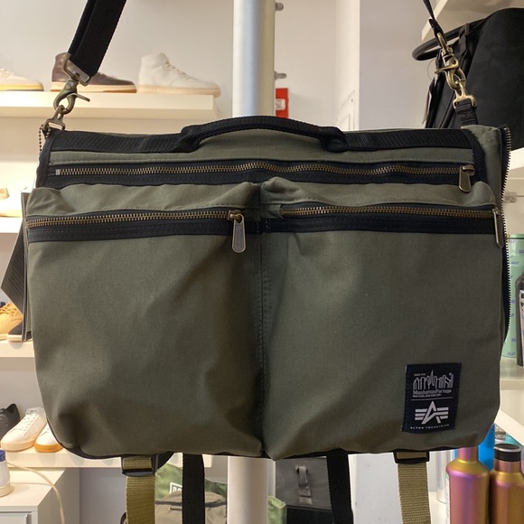 Alpha Industries x Manhattan Portage Black Label Messenger Bag - Picture 4 of 7